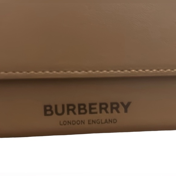 BURBERRY NWOT LEATHER SUNGLASS CASE WITH NEW CLEANING CLOTH NIB - Picture 3 of 5